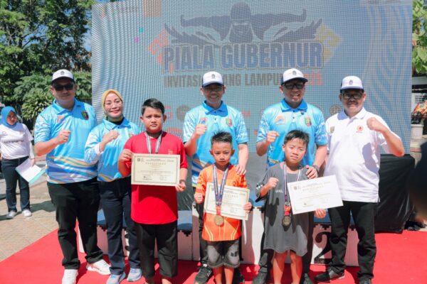 “Buka Piala Gubernur Invitasi Renang 2025, Gubernur Mirza Dorong Prestasi Atlet Lampung”