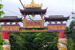 Terkikisnya Identitas Lokal: Tugu Pagoda dan Gapura China di Pusat Kota Bandar Lampung Tuai Polemik