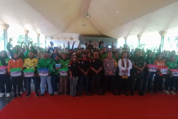 Kapolda Lampung Hadiri HUT ke-8 Gas Pool Lampung, Berikan Hadiah Umroh untuk Driver Online