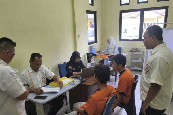 Polda Babel Limpahkan Berkas 2 Tersangka Penyelundupan Pupuk Subsidi Asal Lampung ke Kejari Koba